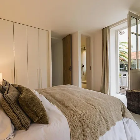 Semesterbostad Aia Keyweek Quiet Town House