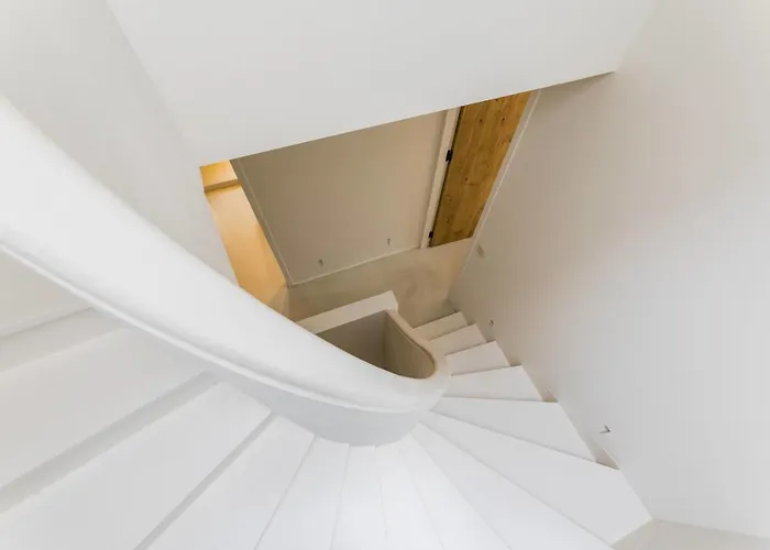 Aia Keyweek Quiet Town House