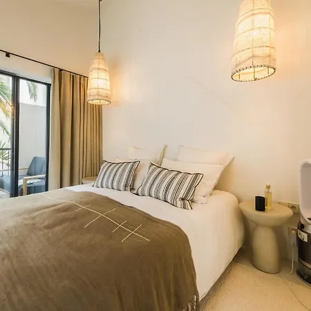 Aia Keyweek Quiet Town House