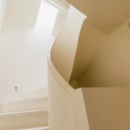 Aia Keyweek Quiet Town House 비아히쯔