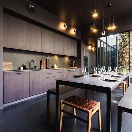 Aia Keyweek Quiet Town House