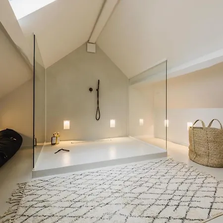 Aia Keyweek Quiet Town House 펜션 비아히쯔